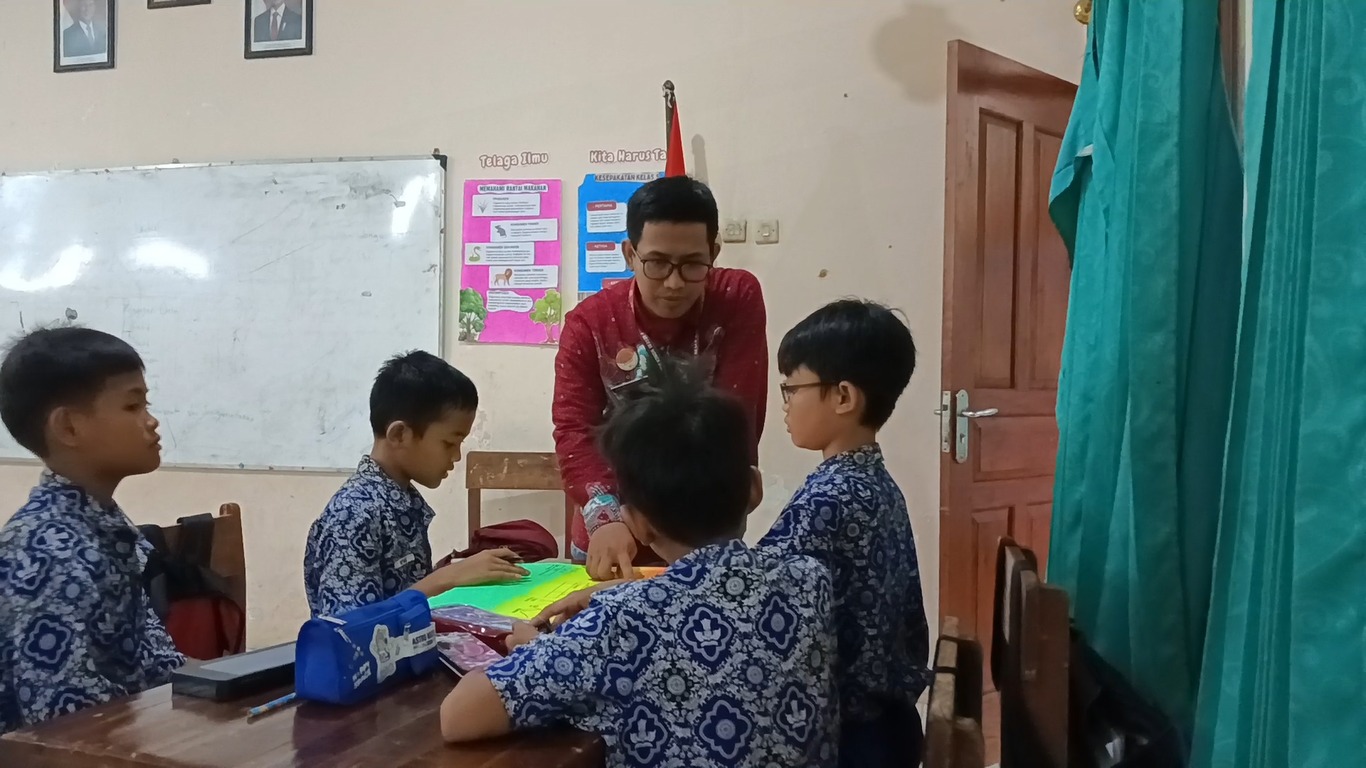 Mengukir Karakter dan Melejitkan Litnum: Keajaiban Jurnal Pagi dalam Regulasi Diri Siswa
