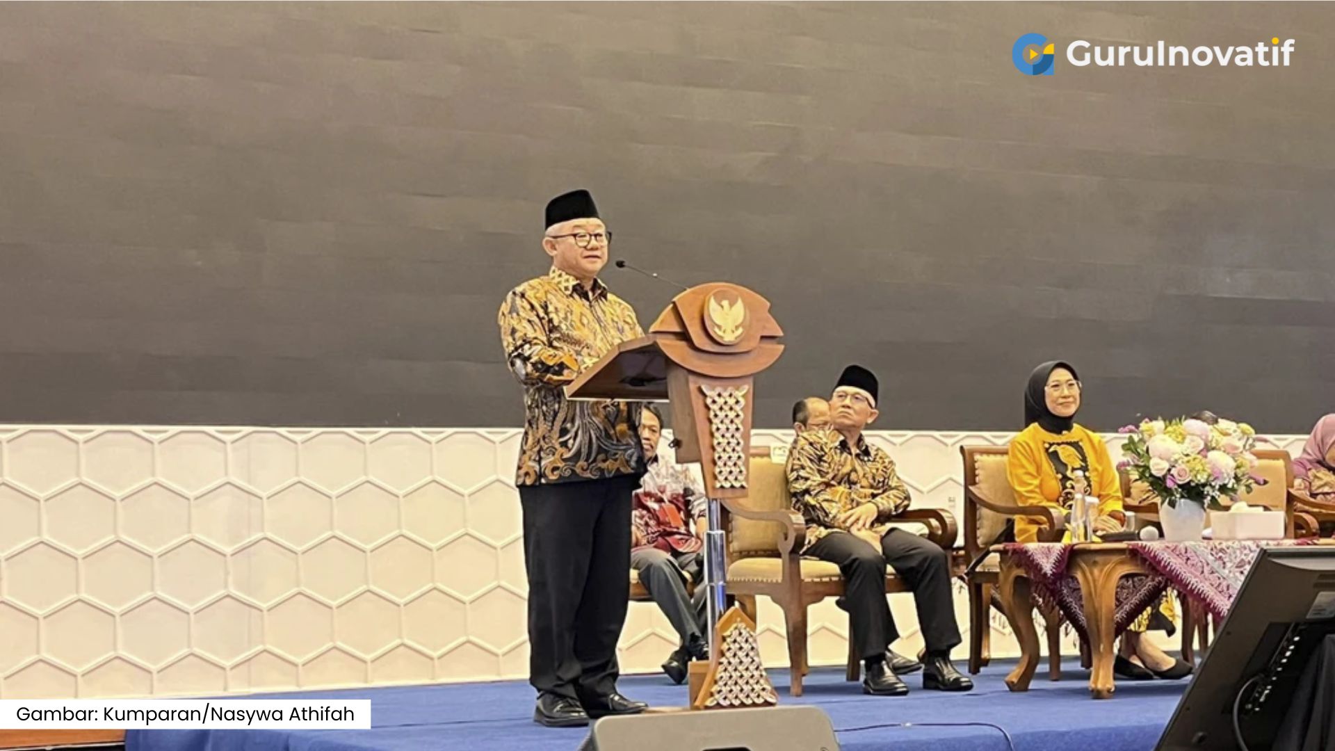 Prabowo Instruksikan Hidupkan Kembali Pelajaran Menulis di Sekolah: Khawatir Anak Indonesia Harus Pakai Kacamata di Masa Depan